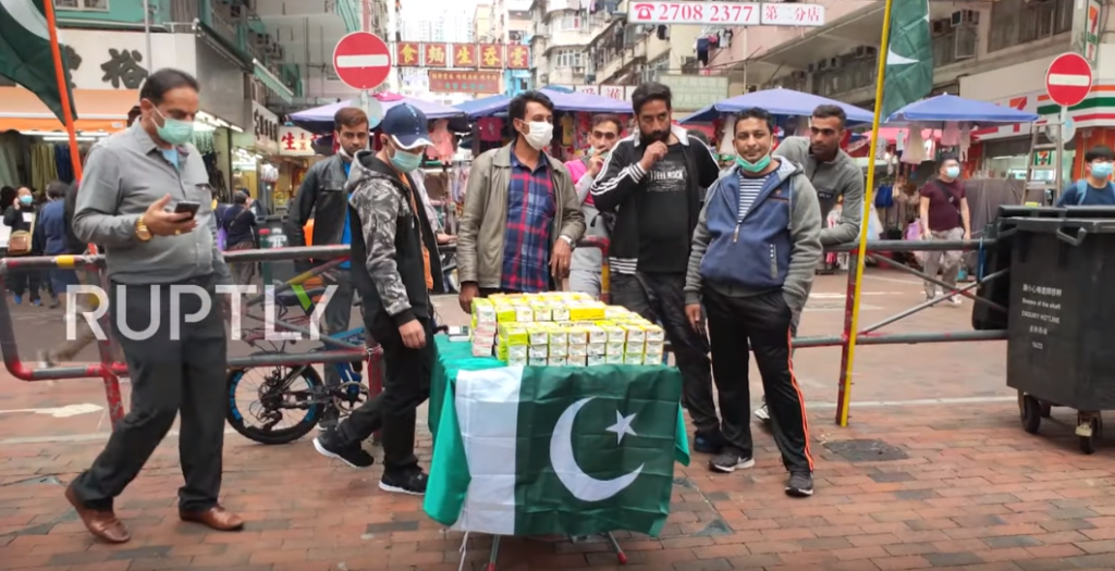 Pakistani Muslim Family Distributes Masks To Help People Fight Coronavirus.